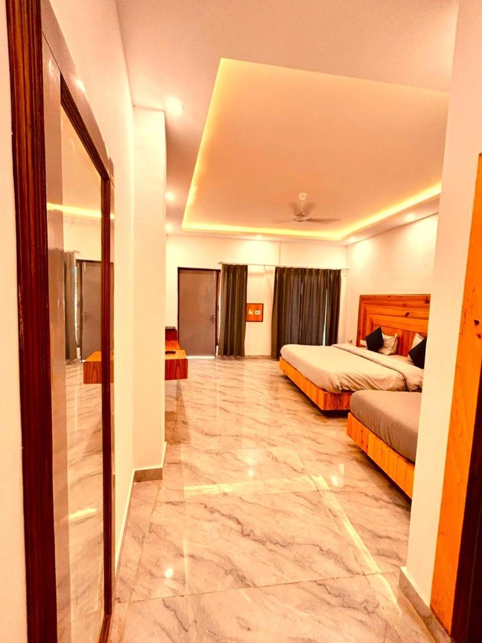 Living On The Edge A Luxury Stay Masuri Exterior foto